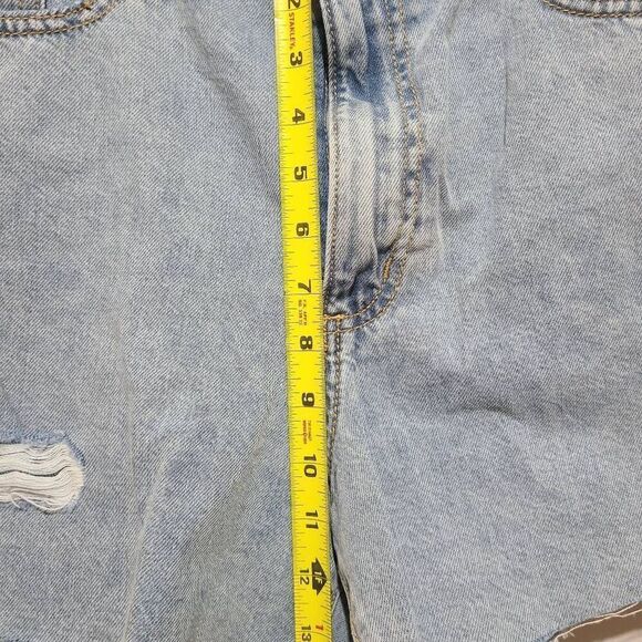 Universal Thread Boyfriend Shorts Size 10/30R - Picture 10 of 10